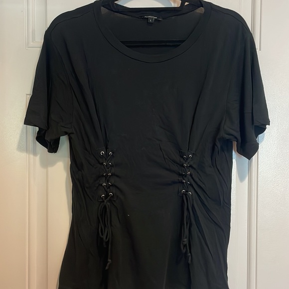 Black Tee with Laced Detail on Front Size L - Picture 2 of 3